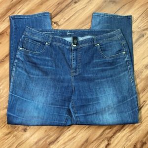 Straight leg jeans‎